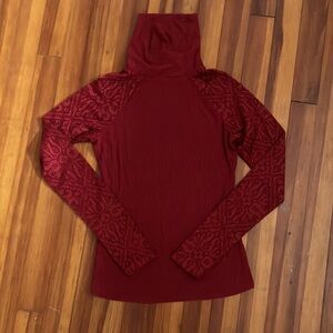 NWT 🌹 Ribbed Eyelet Sleeve Turtleneck XS